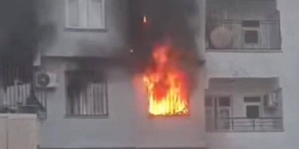 Şanlıurfa’da yangın paniği: Alev alev yanan daire küle döndü