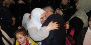 Siirt’in hacı adayları kutsal topraklara gözyaşlarıyla uğurlandı