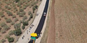 Siirt’te kırsal grup köy yolları sıcak asfaltla buluşuyor