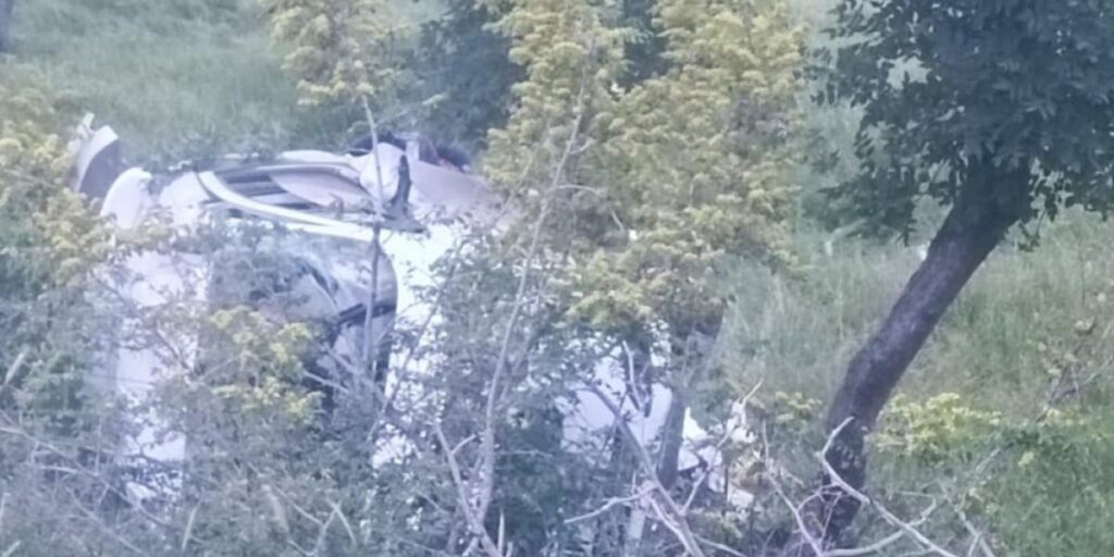 Siirt’te otomobil devrildi: 1  yaralı