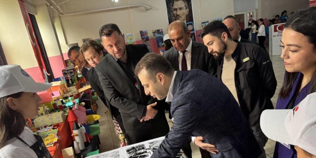 Şırnak’ın genç bilim insanları, projelerini sergiledi