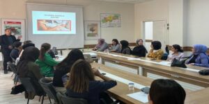 Şırnak’ta ebelere yönelik “Doğuma Hazırlık Eğitimi” düzenlendi