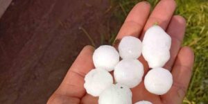 Siverek’te dolu yağışı sonrası hortum çıktı