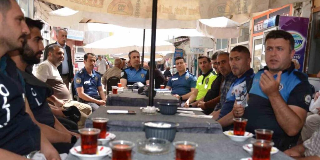 TDP polisleri Tercan’da bilgilendirmede bulundu