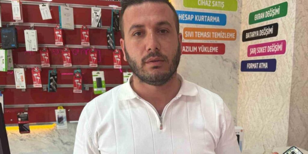 Telefon bataryası tamir sırasında alev alarak patladı