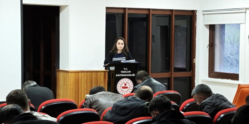 Tercan’da 20 kişiye arıcılık belgesi verildi