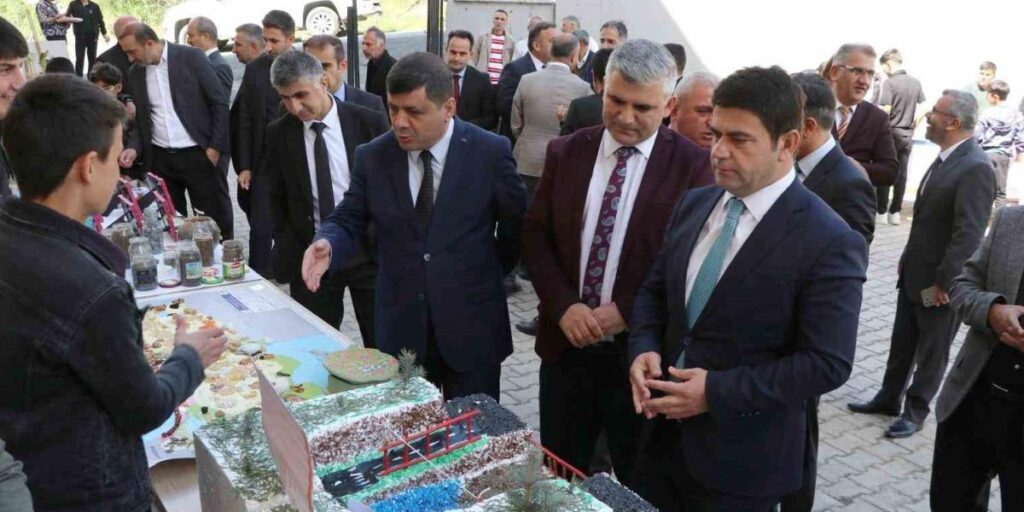TOBB Hüseyin Çelik Anadolu İmam Hatip Lisesinden festival coşkusu