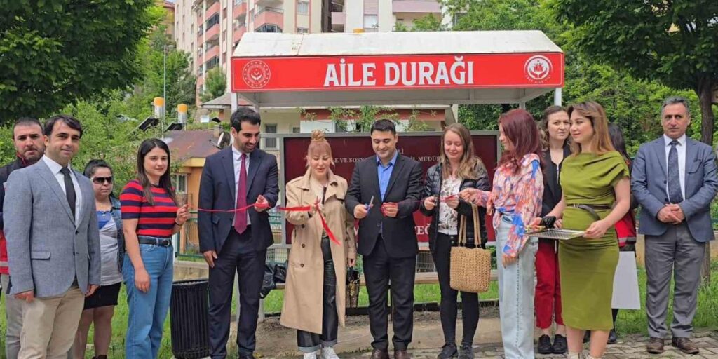 Tunceli’de Aile Günü yürüyüşü