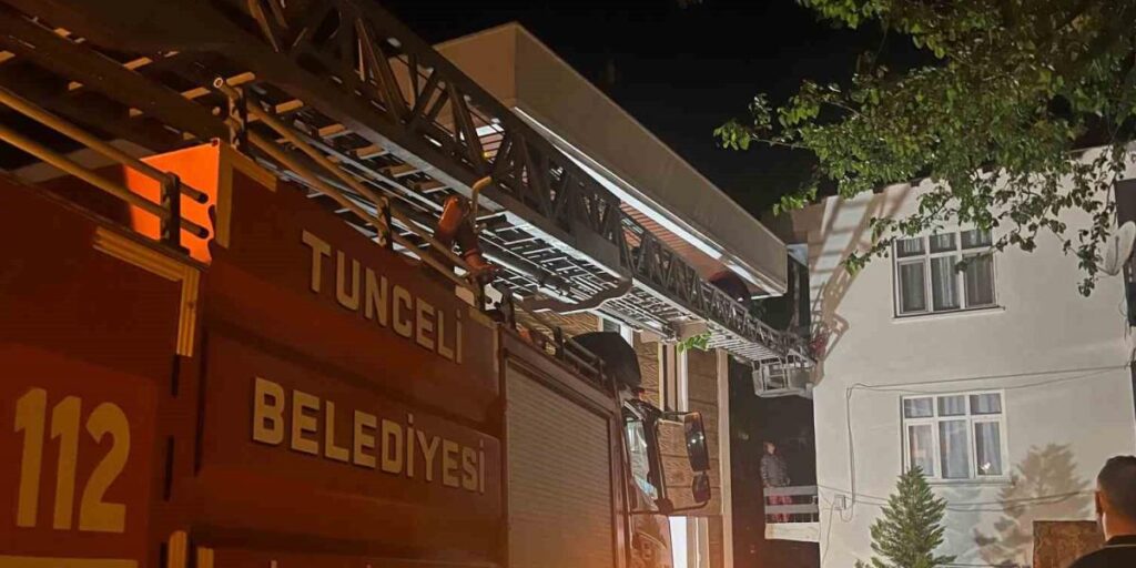 Tunceli’de kimsenin bulunmadığı evde mahsur kalan kediyi itfaiye kurtardı