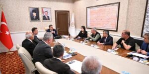 Uzundere’deki toprak kayması mercek altında