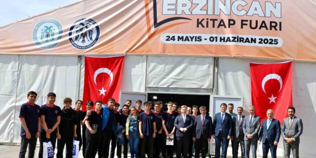 Vali Aydoğdu: “Kitap günümüzün yüzeyselleşen dünyasında bize derinleşmeyi, ince düşünmeyi öğretiyor”