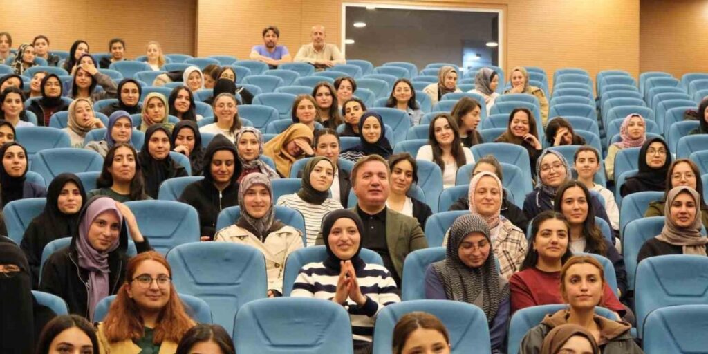 Vali Aydoğdu öğrencileri dinledi