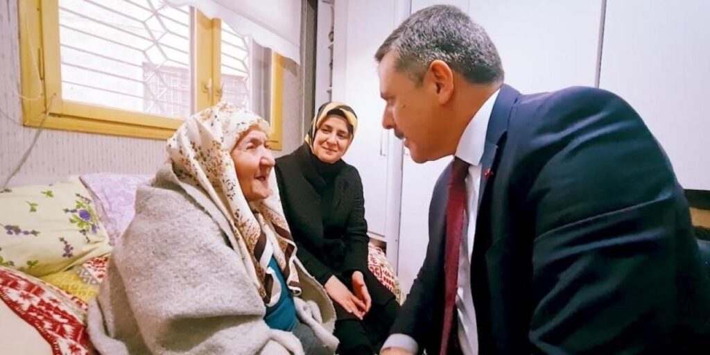 Vali Çiftçi: “Annelerin hakkı, hiçbir şekilde ödenmez”