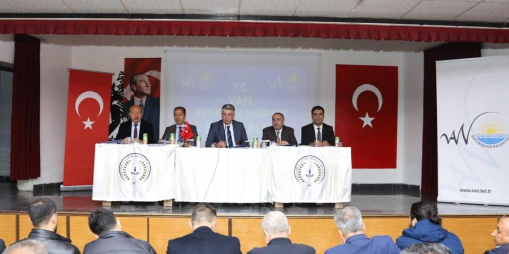 Van Büyükşehir Belediyesi muhtar buluşmalarını Saray ve Özalp ilçeleri ile sürdürdü