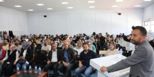 Van Büyükşehir Belediyesinden öğrencilere ‘meslek tanıtım’ semineri