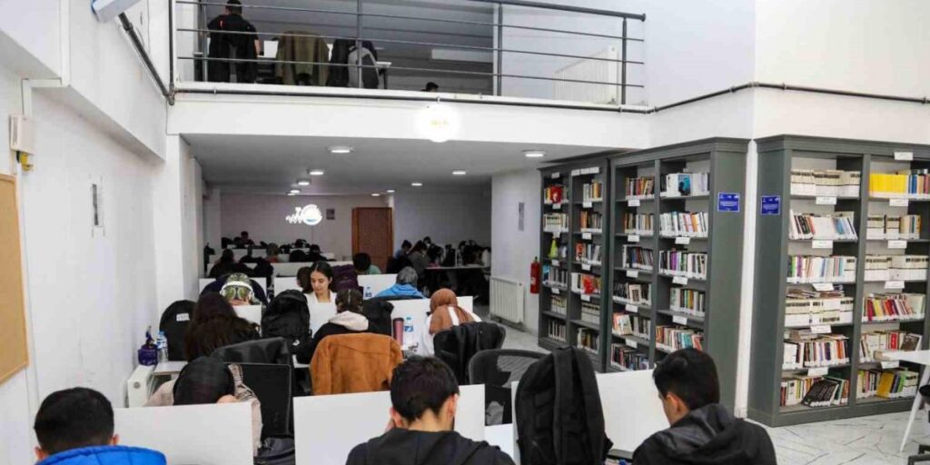 Van Büyükşehir Belediyesinin etüt merkezleri öğrencilerin hizmetinde