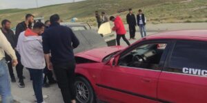 Van’da iki otomobil kafa kafaya çarpıştı: 1 yaralı