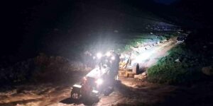 Van’da pancar toplamaya giden vatandaşlar su seviyesi yükselince mahsur kaldı