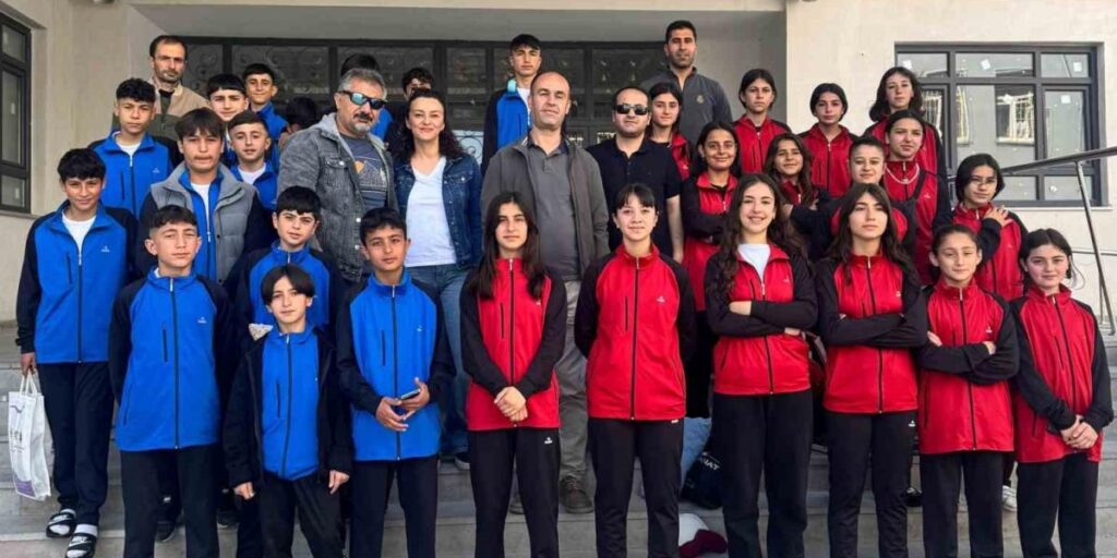 Van’daki ortaokulun spor başarısı göz doldurdu