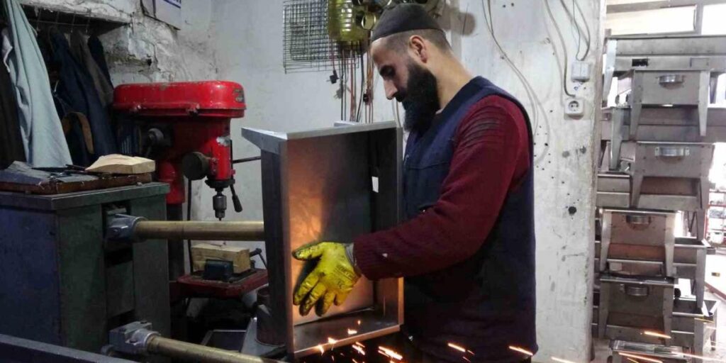 Van’ın tarihi çarşısında mangal ve semaver üretimi arttı