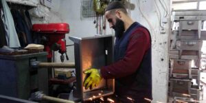 Van’ın tarihi çarşısında mangal ve semaver üretimi arttı