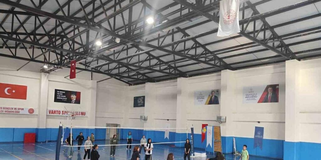 Varto’da voleybol kursuna yoğun ilgi