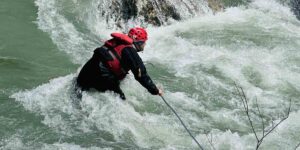 Yüksekova’da 8 gün önce derede kaybolan çocuk için arama çalışmaları devam ediyor