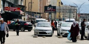 Yüksekova’da park sorunu