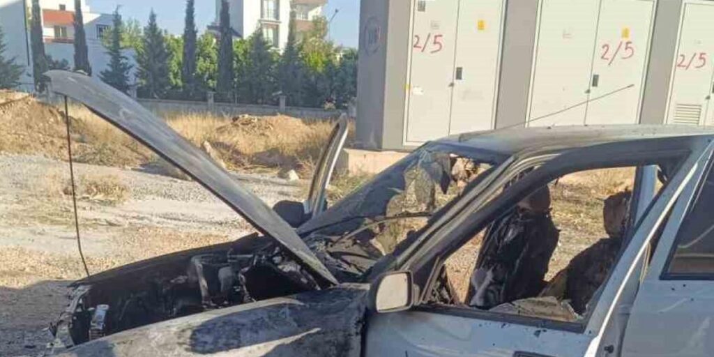 Adıyaman’da seyir halindeki otomobil alev aldı