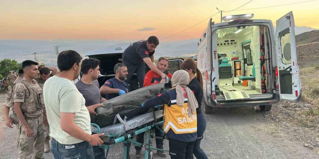 Ağrı Dağı’na tırmanış sırasında kalp krizi geçiren dağcı hayatını kaybetti