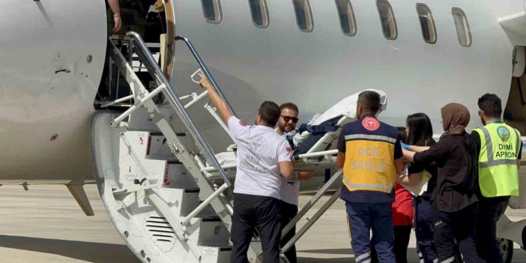 Ağrı’da kritik durumdaki çocuk hasta için hava ambulansı seferber edildi