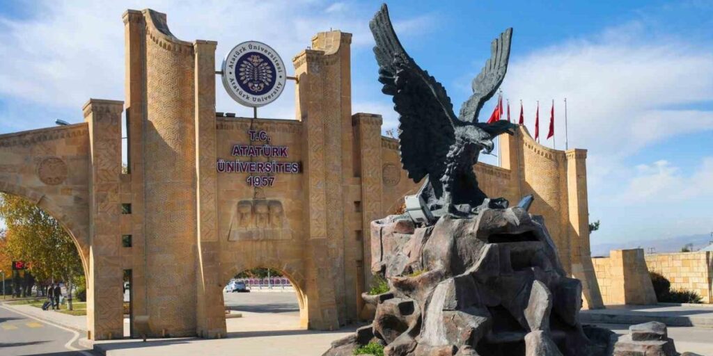 Atatürk Üniversitesi, dünya sıralamalarında 11 listeye birden giren 7 üniversiteden birisi oldu ve önemli bir başarıya imza attı