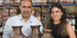 Bakırdan yapılan Hitit vazo takımı fiyatıyla dudak uçuklatıyor