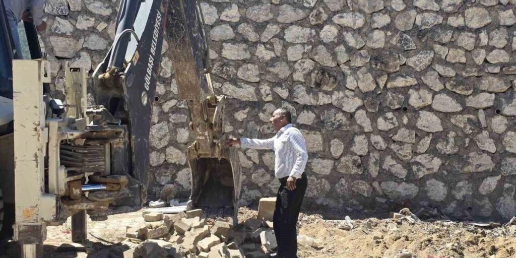 Başkan Coşkun, yeni sanayi sitesindeki tadilat çalışmalarını yerinde inceledi