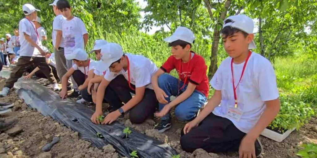 Bingöl’de TÜBİTAK 4004 başarısı