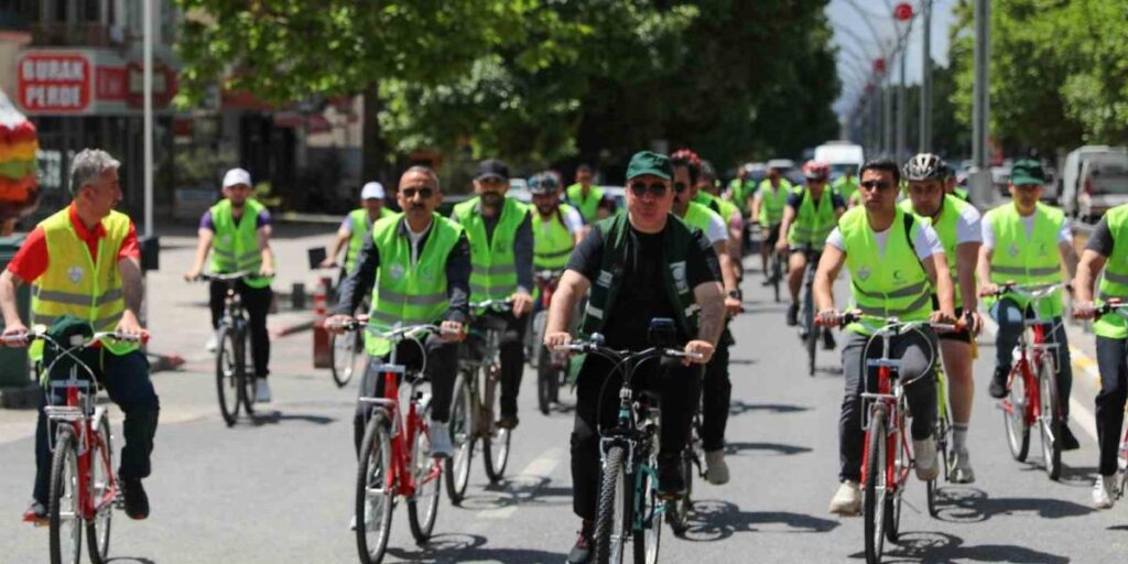 Bisikletliler, farkındalık için pedal çevirdi