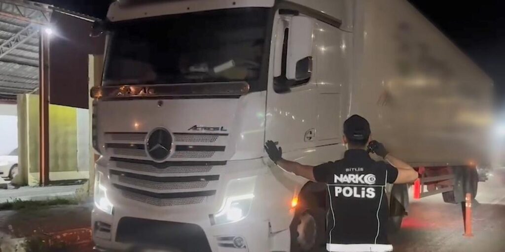 Bitlis’te salça içinde uyuşturucu ele geçirildi