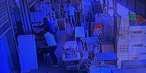 Çarşının ortasındaki silahlı kavgada 4 kişi yaralandı