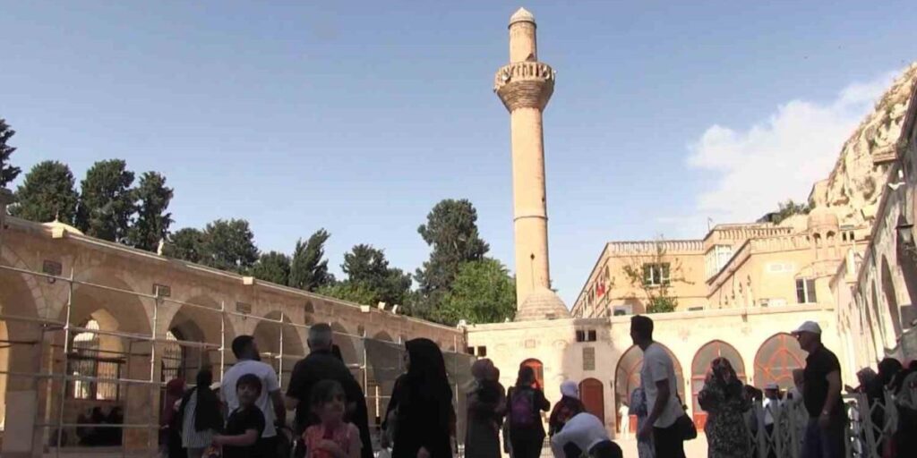 Deprem ve selde hasar gören tarihi yapılar yeniden ayağa kalkıyor