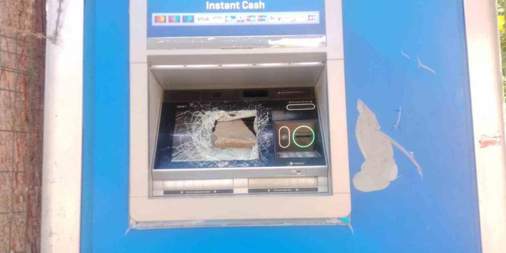 Diyarbakır’da aynı ATM bir ay içerisinde üç kez parçalandı