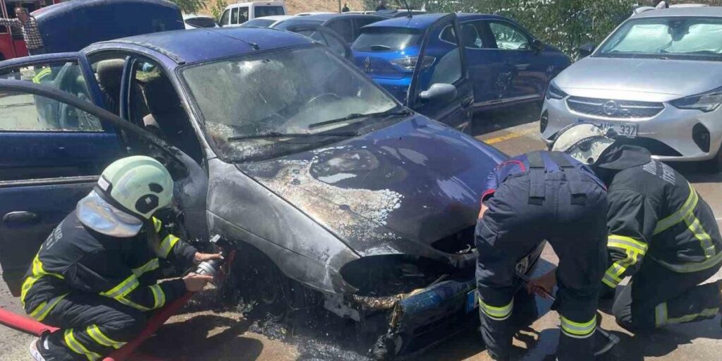 Diyarbakır’da hastane otoparkında otomobil yangını