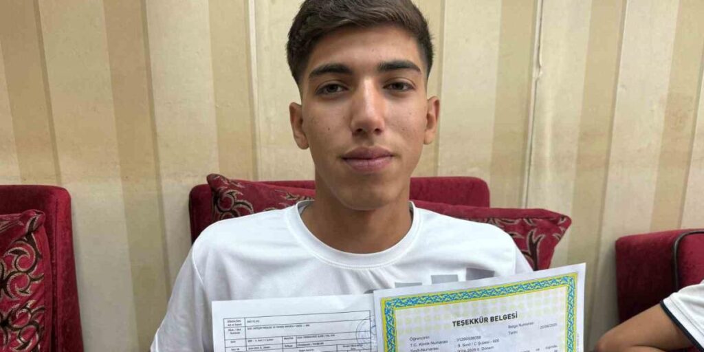 Diyarbakır’da karne hediyesi, başarılı öğrencilere ücretsiz saç tıraşı