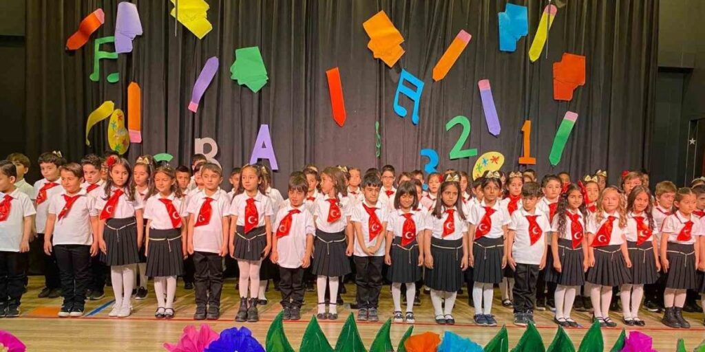 Doğa Koleji’nde 1. sınıflar için okuma bayramı ve yılsonu etkinliği düzenlendi
