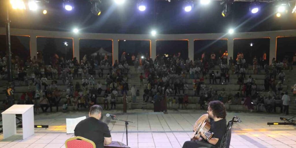 Elazığ Belediyesi tiyatro şenliği yoğun ilgi gördü