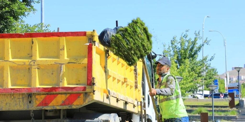 Elazığ Belediyesinden Millet Bahçesinde kapsamlı düzenleme çalışması
