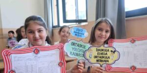 Elazığ’da 122 bin öğrenci karne heyecanı yaşadı