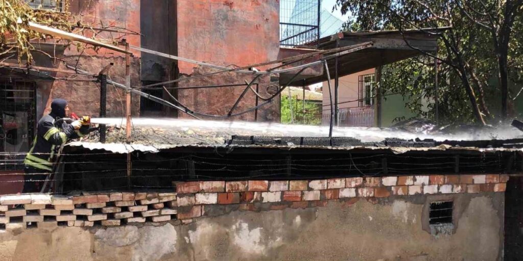 Elazığ’da odunluk yangını: 1 yaralı