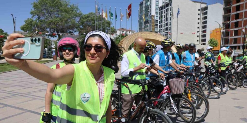 Elazığ’da pedallar sağlık için çevrildi