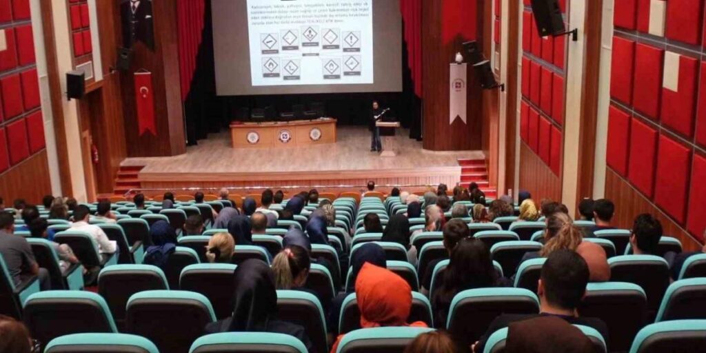 Elazığ’da tehlikeli madde ve tıbbi atık yönetimi eğitimi