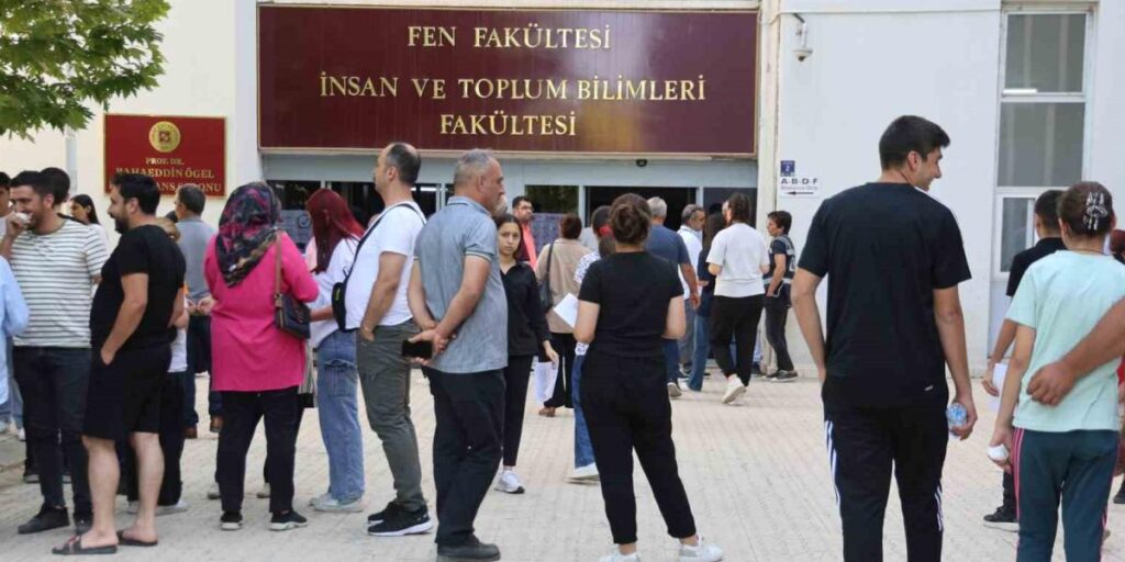 Elazığ’da YKS heyecanı devam ediyor